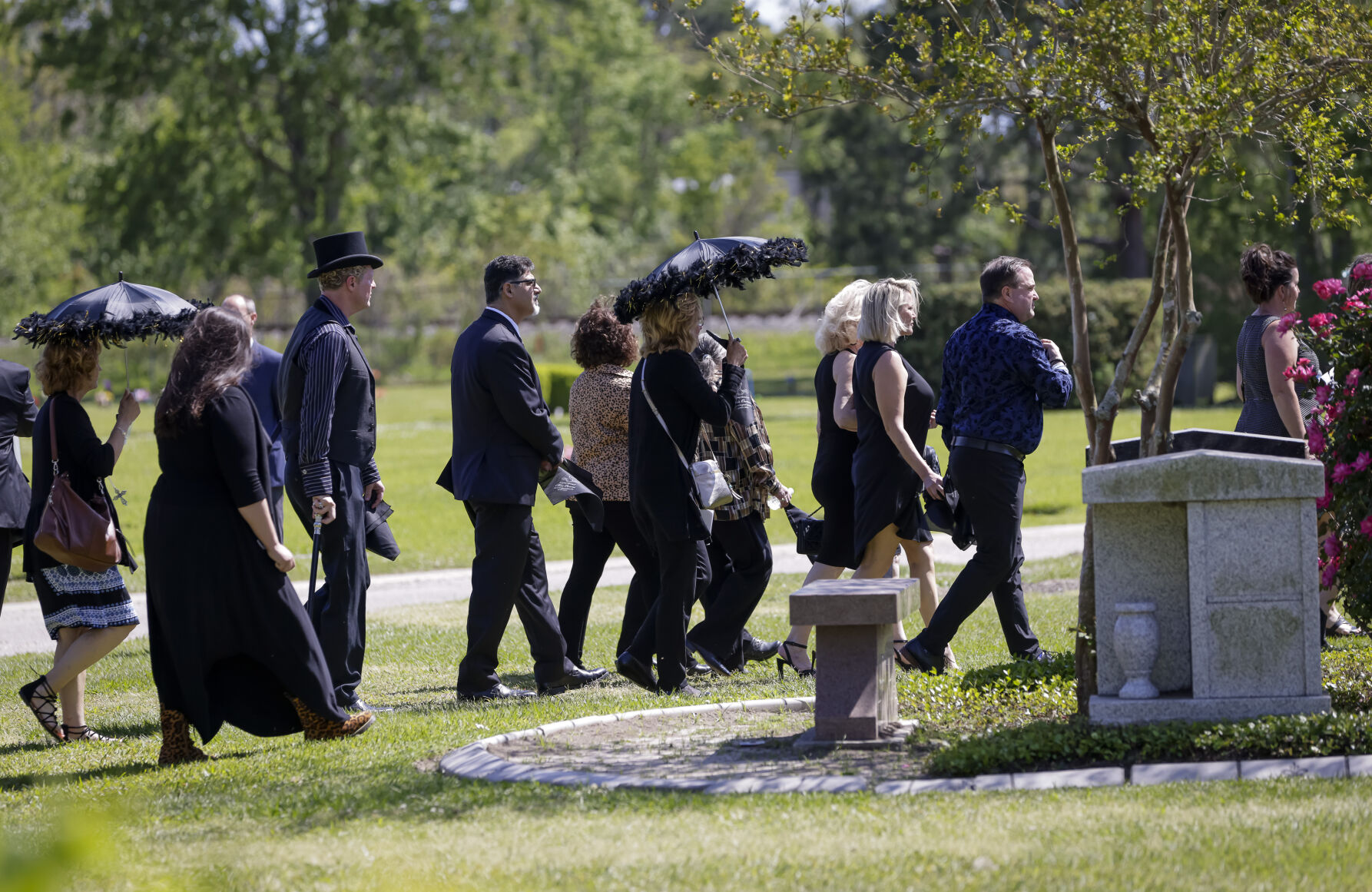 NO.owensfuneral.041022.003.jpg